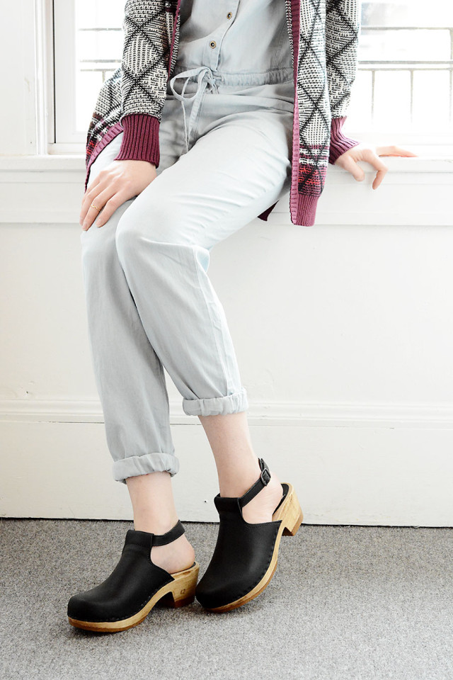 iMyne Fashion Outfit Inspiration Wearing Clogs